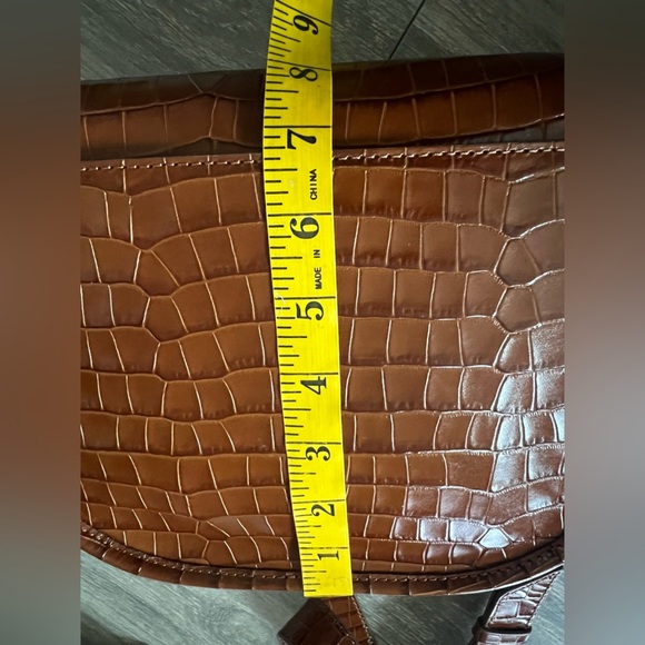 J. Crew Classic large saddle bag in Crocodile Embossed leather Cognac - Picture 9 of 13